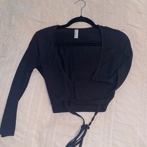 Cropped top with tye